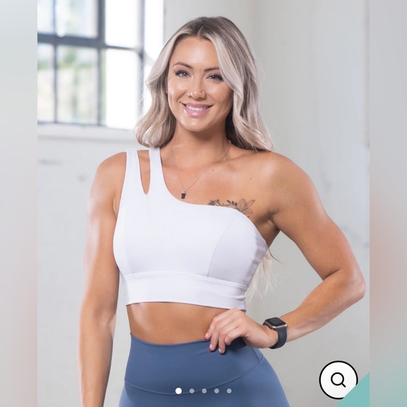 VIOLATE THE DRESS CODE Elevate Apex Sports Bra - Picture 1 of 4